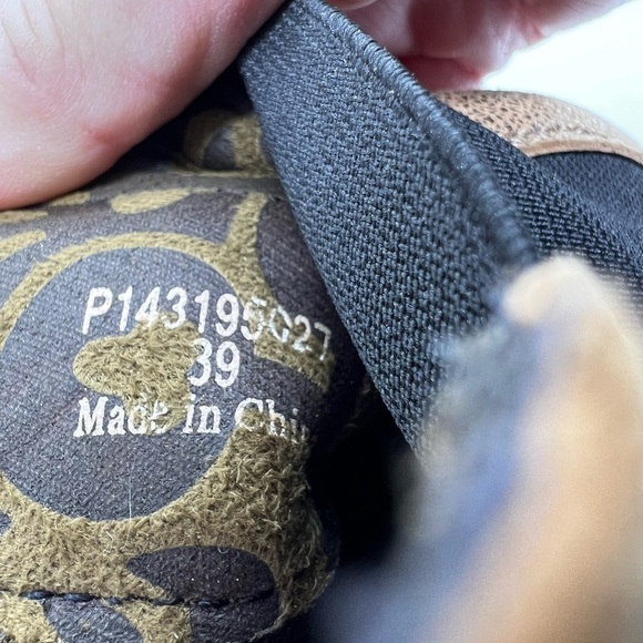 FLY LONDON WOMEN’S CHELSEAEA PULL ON LEATHER GOLD BOOTIE SIZE 39 - Picture 14 of 16